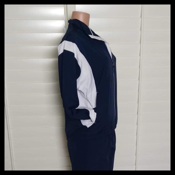 NWOT REEBOK CLASSIC TRACKSUIT - Picture 2 of 6